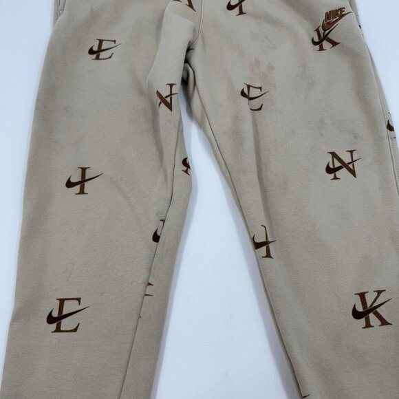 Nike Sports Club Fleece Joggers Mens Medium Logo‎ Print Tan Brown DV9611-206 - Picture 11 of 12